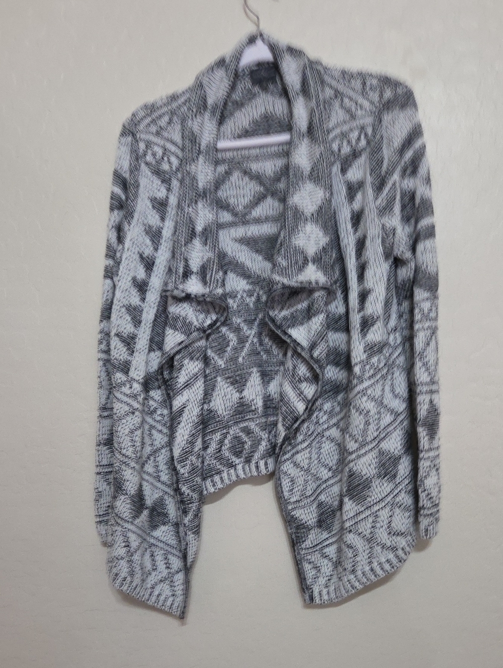 Market & Spruce Gray Patterned Open-Front Cardigan
